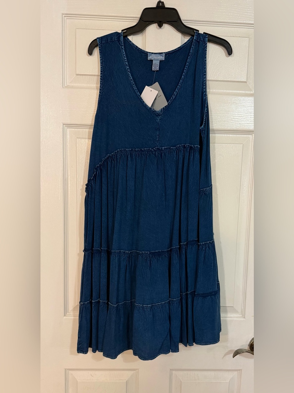 NWT LG Blue Denim Sleeveless Tiered V-Neck Knee Length A-Line Dress Studio West